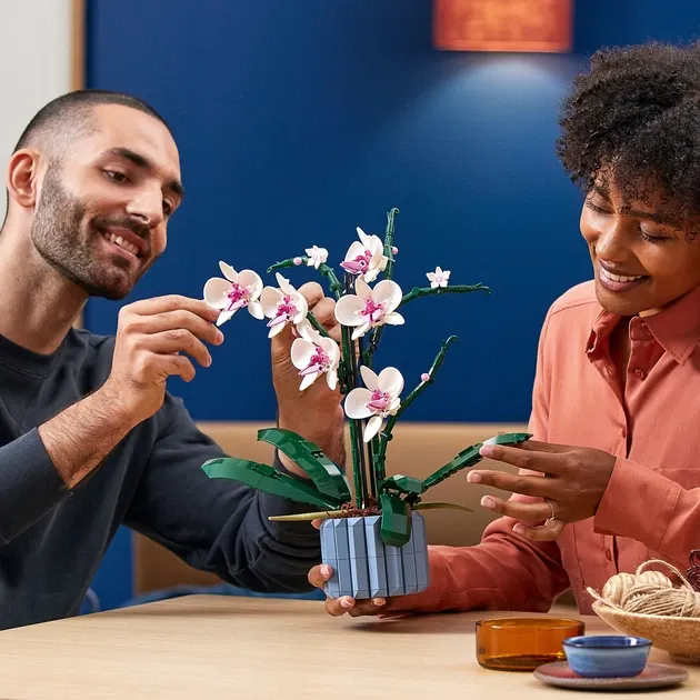 Купити Конструктор Icons Орхідея 608 деталей Botanical за 940 грн