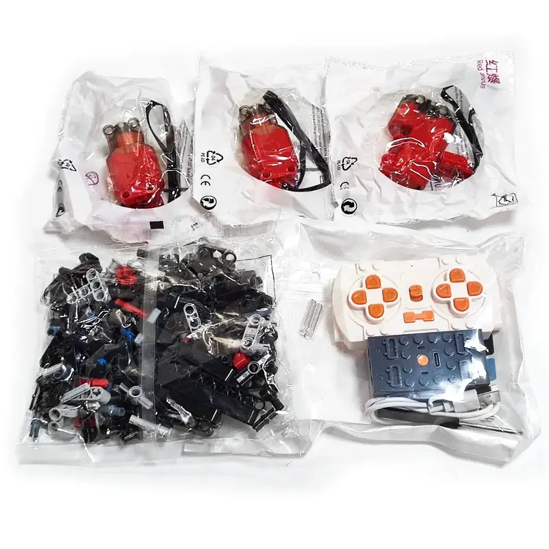 Купити Комплект радіокерування для Land Rover Defender 1:8 пульт з двигунами конструктор Technic за 1180 грн