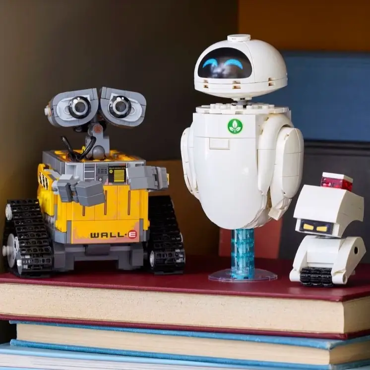 Купити Конструктор Воллі та Єва 811 деталей Disney за 1190 грн