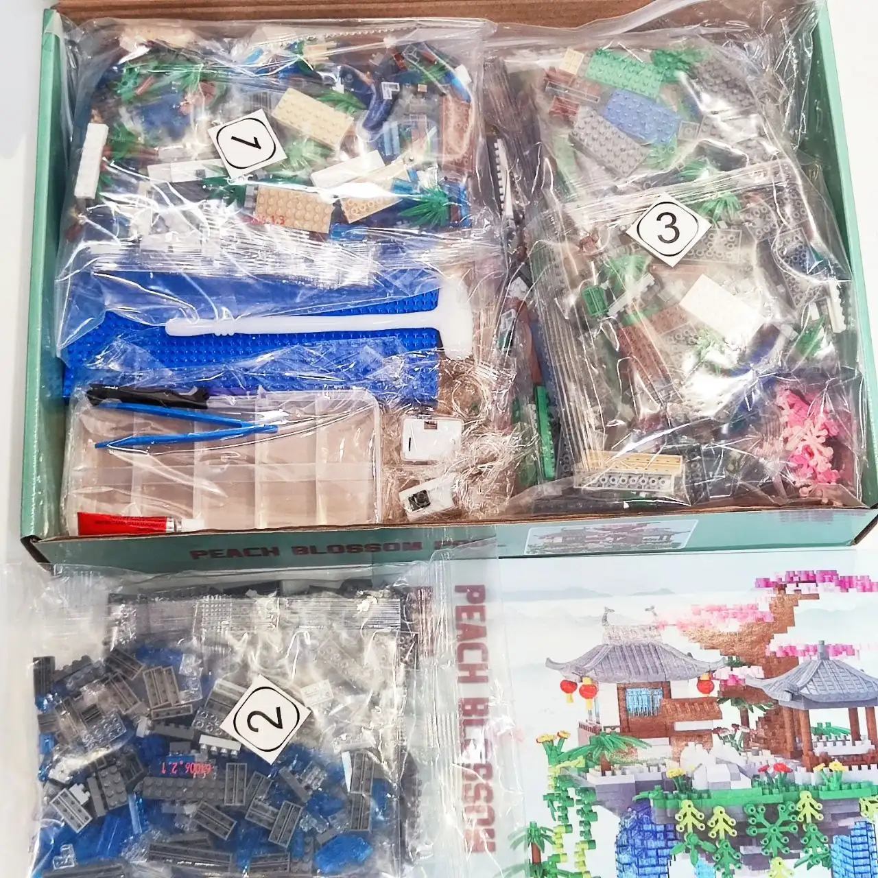 Купити Конструктор японське містечко 2705 деталей будинок з водоспадом і Led підсвічуванням за 890 грн