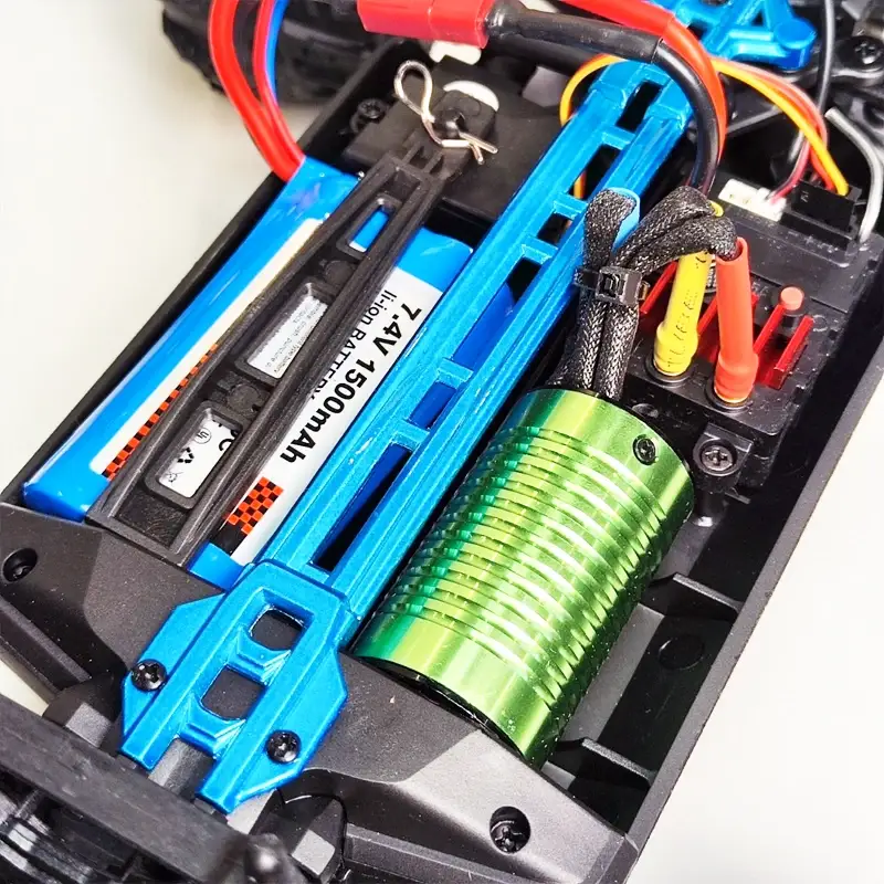 Купити Машинка на радіокеруванні Drive PRO 70 км/год 1:16 4WD Q117B Автомобіль монстер трак за 3840 грн