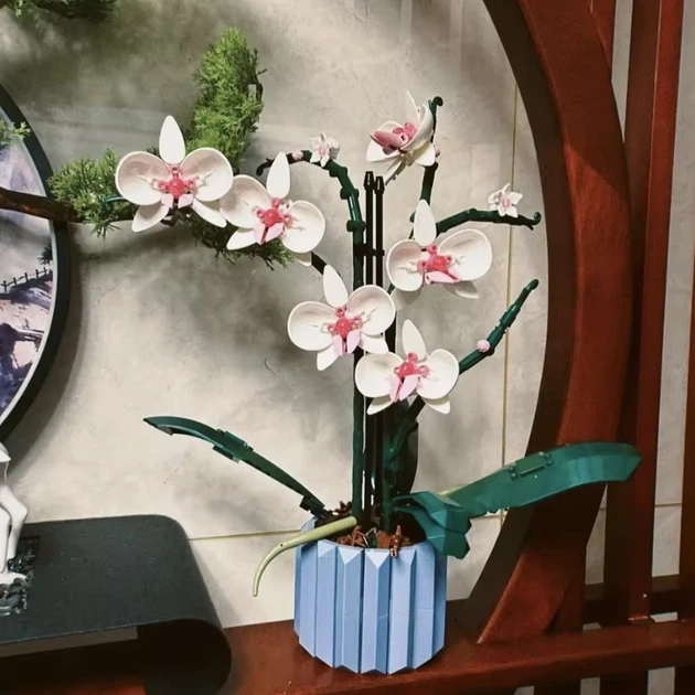 Купити Конструктор Icons Орхідея 608 деталей Botanical за 759 грн