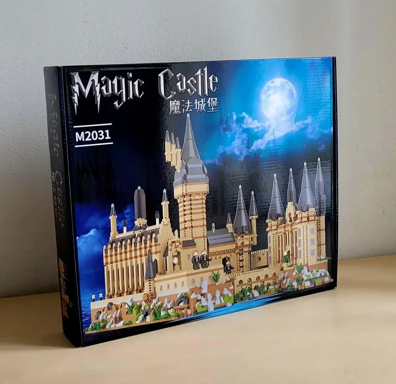 Купити Конструктор Гаррі Поттер Замок Хогвартс 6369 деталей з LED підсвіткою Harry Potter за 1990 грн