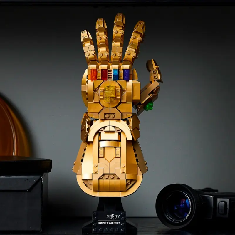 Купити Конструктор Рукавиця Нескінченності Таноса Золота рука Marvel за 1090 грн