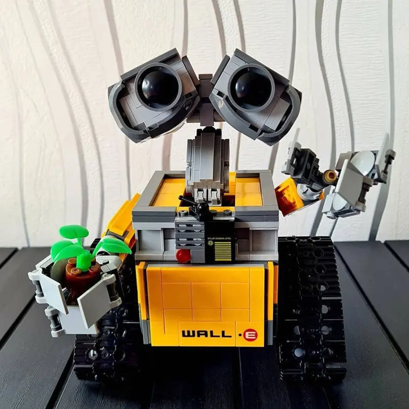 Купити Конструктор Воллі робот Wall-E 687 деталей сумісний з лего за 980 грн